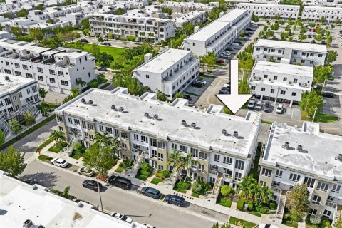 Купить кондоминиум в Дорал, Флорида 3 спальни, 125.51м2, № 2058269 - фото 27