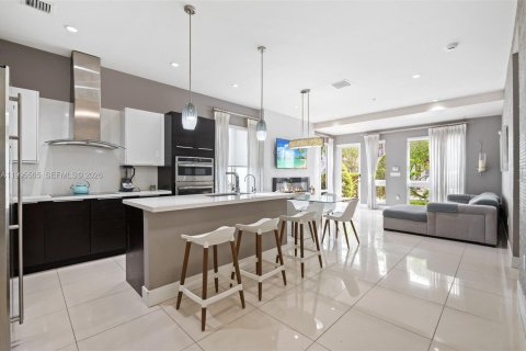 Купить кондоминиум в Дорал, Флорида 3 спальни, 125.51м2, № 2058269 - фото 10