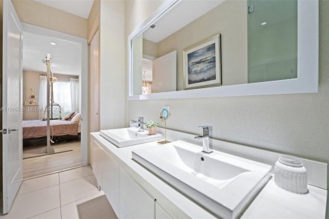 Купить кондоминиум в Дорал, Флорида 3 спальни, 125.51м2, № 2058269 - фото 17
