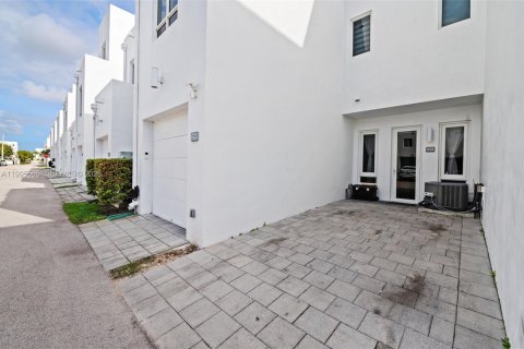 Купить кондоминиум в Дорал, Флорида 3 спальни, 125.51м2, № 2058269 - фото 25