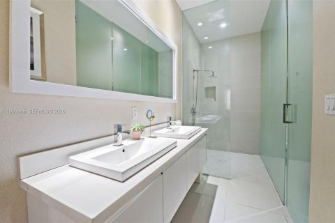 Купить кондоминиум в Дорал, Флорида 3 спальни, 125.51м2, № 2058269 - фото 16