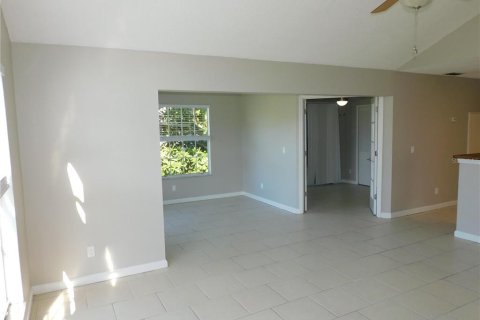 Condominio en venta en Lake Mary, Florida, 3 dormitorios, 105.54 m2 № 2097657 - foto 6