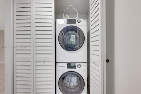 Condominio en alquiler en Plantation, Florida, 2 dormitorios, 104.33 m2 № 1954406 - foto 6