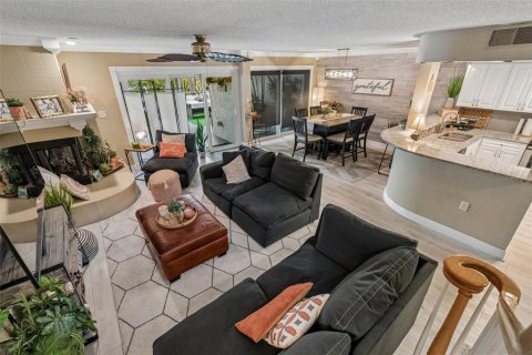 Townhouse in Apollo Beach, Florida 3 bedrooms, 174.56 sq.m. № 2236608 - photo 8
