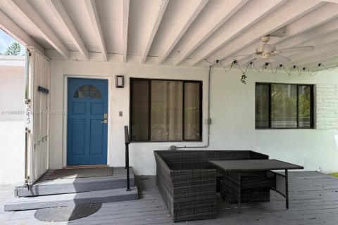 Villa ou maison à louer à Sunny Isles Beach, Floride: 3 chambres, 137.87 m2 № 1963415 - photo 3