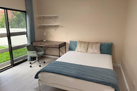 Villa ou maison à louer à Sunny Isles Beach, Floride: 3 chambres, 137.87 m2 № 1963415 - photo 9