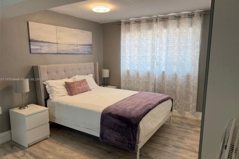 Villa ou maison à louer à Sunny Isles Beach, Floride: 3 chambres, 137.87 m2 № 1963415 - photo 14