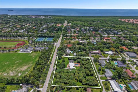Commercial property in Cutler Bay, Florida № 1845573 - photo 1