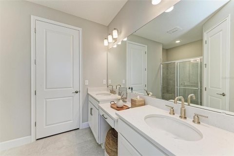 Купить виллу или дом в Лейквуд Ранч, Флорида 7 комнат, 142.42м2, № 1783480 - фото 20