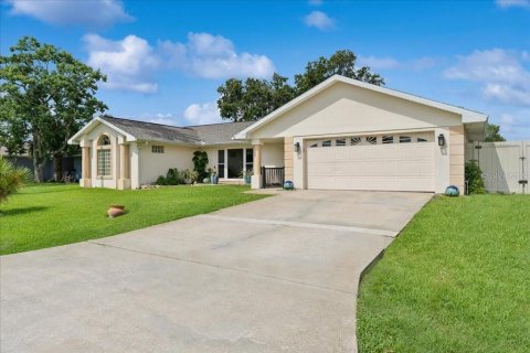 Casa en venta en Palm Coast, Florida, 3 dormitorios, 185.15 m2 № 1787715 - foto 1