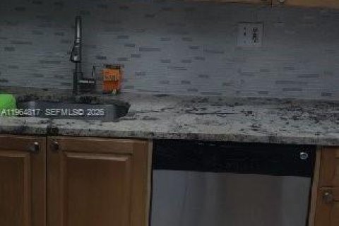 Copropriété à louer à Miami, Floride: 2 chambres, 93.83 m2 № 2026993 - photo 5