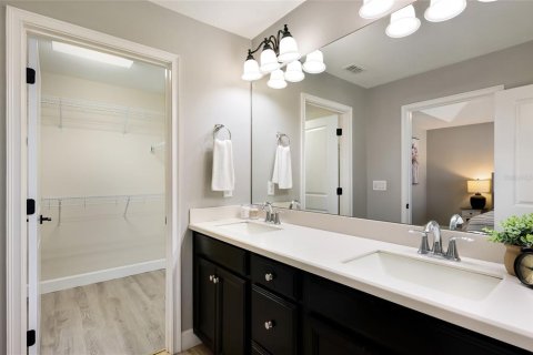 Townhouse in HARMONY AT LAKEWOOD RANCH in Bradenton, Florida 3 bedrooms, 149.94 sq.m. № 2381359 - photo 19