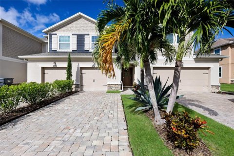 Townhouse in HARMONY AT LAKEWOOD RANCH in Bradenton, Florida 3 bedrooms, 149.94 sq.m. № 2381359 - photo 2