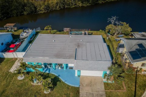 House in New Port Richey, Florida 2 bedrooms, 157.47 sq.m. № 1835177 - photo 2