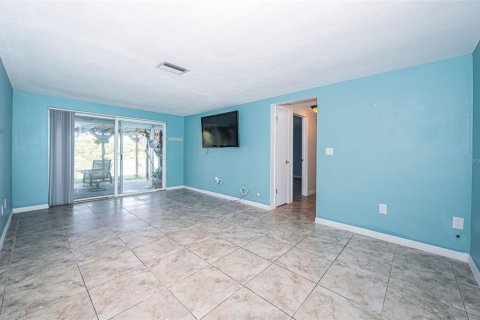 House in New Port Richey, Florida 2 bedrooms, 157.47 sq.m. № 1835177 - photo 26