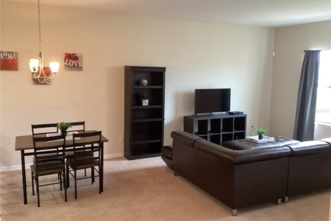 Condo in Poinciana, Florida, 2 bedrooms  № 1720208 - photo 17