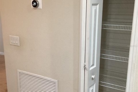 Condo in Poinciana, Florida, 2 bedrooms  № 1720208 - photo 26