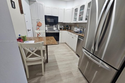 Copropriété à vendre à Sunny Isles Beach, Floride: 1 chambre, 70.79 m2 № 2032530 - photo 4