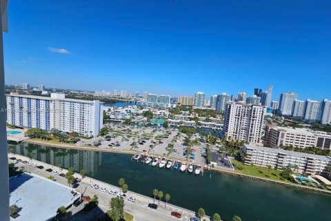 Copropriété à vendre à Sunny Isles Beach, Floride: 1 chambre, 70.79 m2 № 2032530 - photo 16