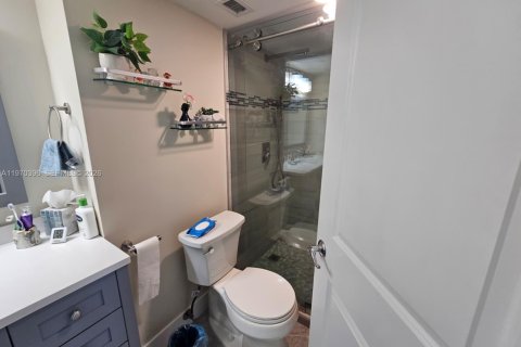 Copropriété à vendre à Sunny Isles Beach, Floride: 1 chambre, 70.79 m2 № 2032530 - photo 11