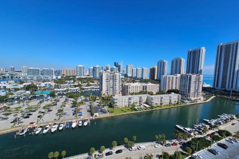 Copropriété à vendre à Sunny Isles Beach, Floride: 1 chambre, 70.79 m2 № 2032530 - photo 15