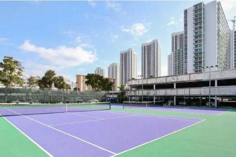 Copropriété à vendre à Sunny Isles Beach, Floride: 1 chambre, 70.79 m2 № 2032530 - photo 20