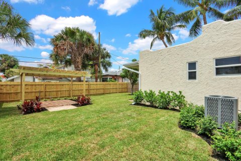 Villa ou maison à vendre à West Palm Beach, Floride: 2 chambres, 103.31 m2 № 2190149 - photo 27