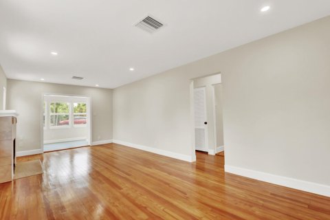 Villa ou maison à vendre à West Palm Beach, Floride: 2 chambres, 103.31 m2 № 2190149 - photo 7