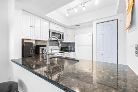 Condominio en venta en Tarpon Springs, Florida, 1 dormitorio, 52.49 m2 № 2106935 - foto 15