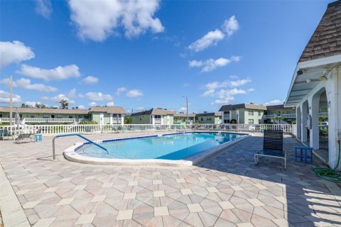 Condominio en venta en Tarpon Springs, Florida, 1 dormitorio, 52.49 m2 № 2106935 - foto 28