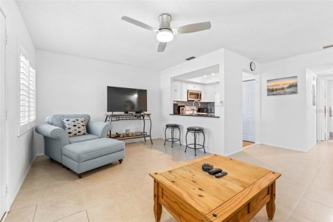 Condominio en venta en Tarpon Springs, Florida, 1 dormitorio, 52.49 m2 № 2106935 - foto 11
