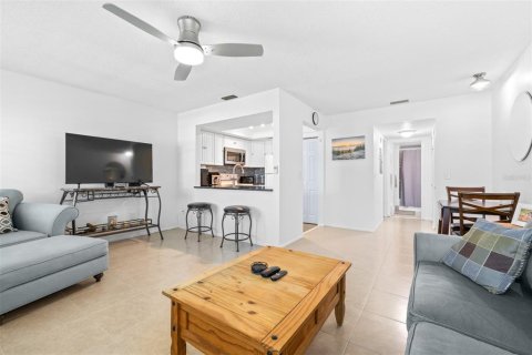 Condominio en venta en Tarpon Springs, Florida, 1 dormitorio, 52.49 m2 № 2106935 - foto 12