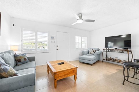 Condominio en venta en Tarpon Springs, Florida, 1 dormitorio, 52.49 m2 № 2106935 - foto 8
