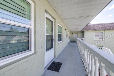 Condominio en venta en Tarpon Springs, Florida, 1 dormitorio, 52.49 m2 № 2106935 - foto 5