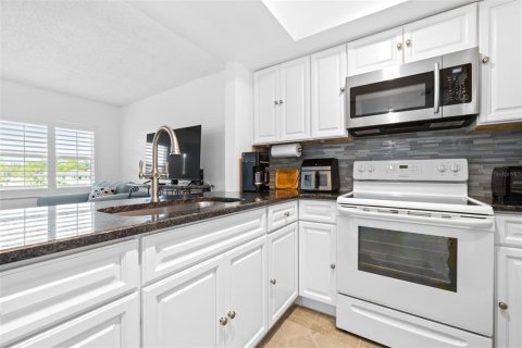 Condominio en venta en Tarpon Springs, Florida, 1 dormitorio, 52.49 m2 № 2106935 - foto 17