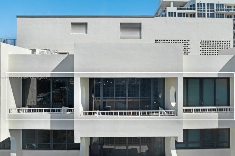 Condo in Bal Harbour, Florida, 2 bedrooms  № 1623740 - photo 23