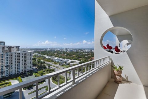 Condo in Bal Harbour, Florida, 2 bedrooms  № 1623740 - photo 8