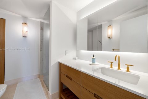 Condo in Bal Harbour, Florida, 2 bedrooms  № 1623740 - photo 15