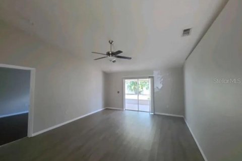 Casa en alquiler en Gibsonton, Florida, 4 dormitorios, 132.29 m2 № 1912847 - foto 5