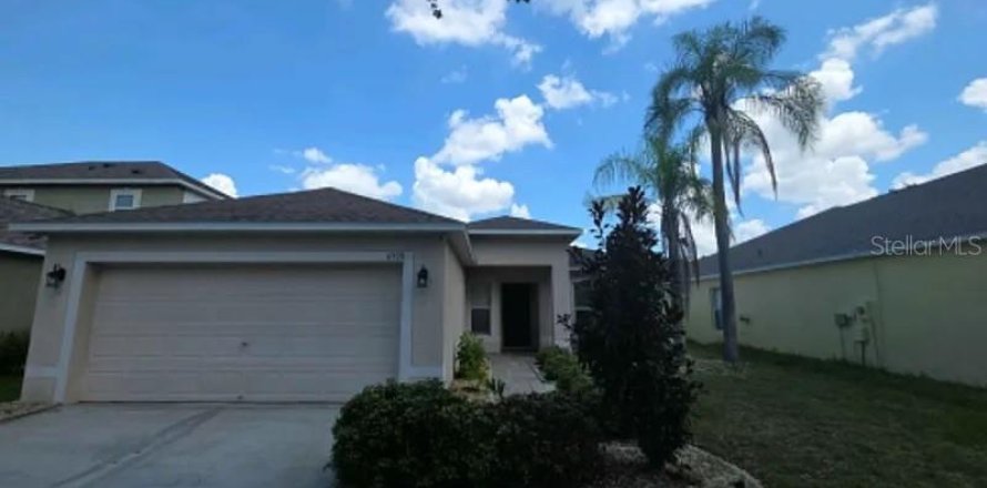 Casa en Gibsonton, Florida 4 dormitorios, 132.29 m2 № 1912847