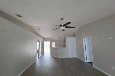 Casa en alquiler en Gibsonton, Florida, 4 dormitorios, 132.29 m2 № 1912847 - foto 3