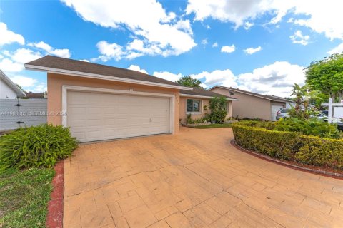 Купить виллу или дом в Майами, Флорида 4 спальни, 168.15м2, № 2051656 - фото 3