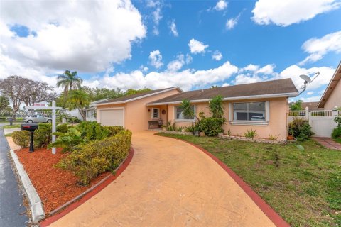 Купить виллу или дом в Майами, Флорида 4 спальни, 168.15м2, № 2051656 - фото 2