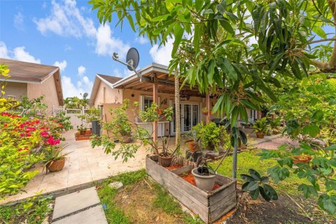 Купить виллу или дом в Майами, Флорида 4 спальни, 168.15м2, № 2051656 - фото 28