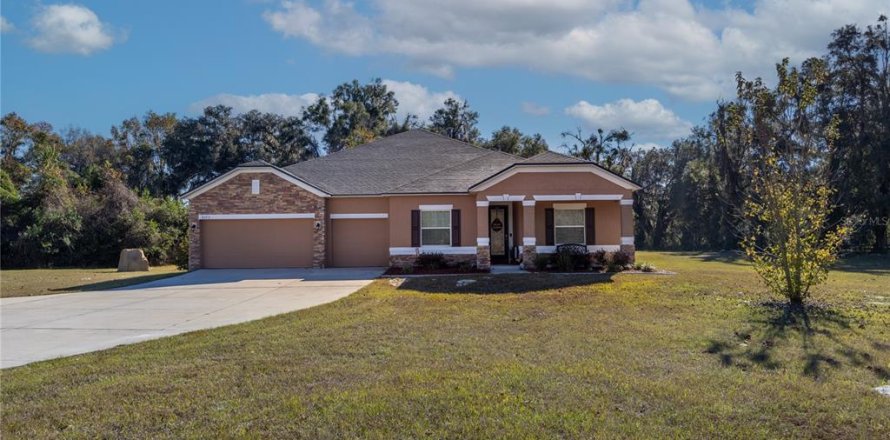 House in Newberry, Florida 4 bedrooms, 290.78 sq.m. № 2113057