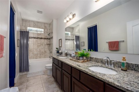 House in Newberry, Florida 4 bedrooms, 290.78 sq.m. № 2113057 - photo 25