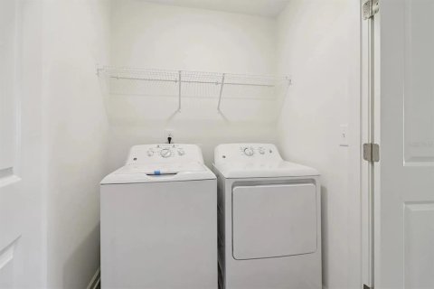 Touwnhouse à vendre à Davenport, Floride: 3 chambres, 132.01 m2 № 2385582 - photo 9
