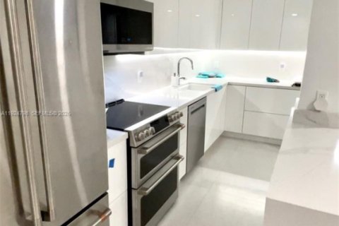 Copropriété à louer à Miami Beach, Floride: 1 chambre, 63.17 m2 № 1988066 - photo 10