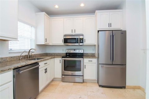 Townhouse in Tampa, Florida 3 bedrooms, 172.8 sq.m. № 1904638 - photo 12