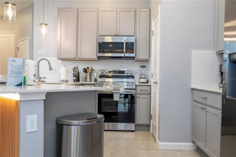Touwnhouse à vendre à Orlando, Floride: 5 chambres, 180.88 m2 № 1901446 - photo 11